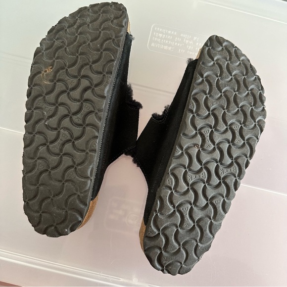 Birkenstock Arizona Shearling Black Sandals Size 8 Narrow Fit - Picture 6 of 10